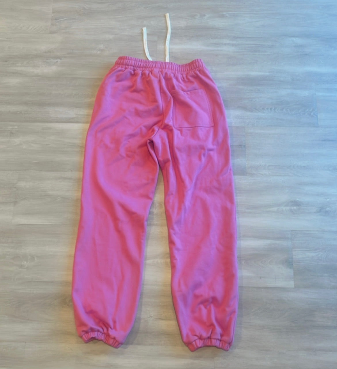 SE pink sweatpants