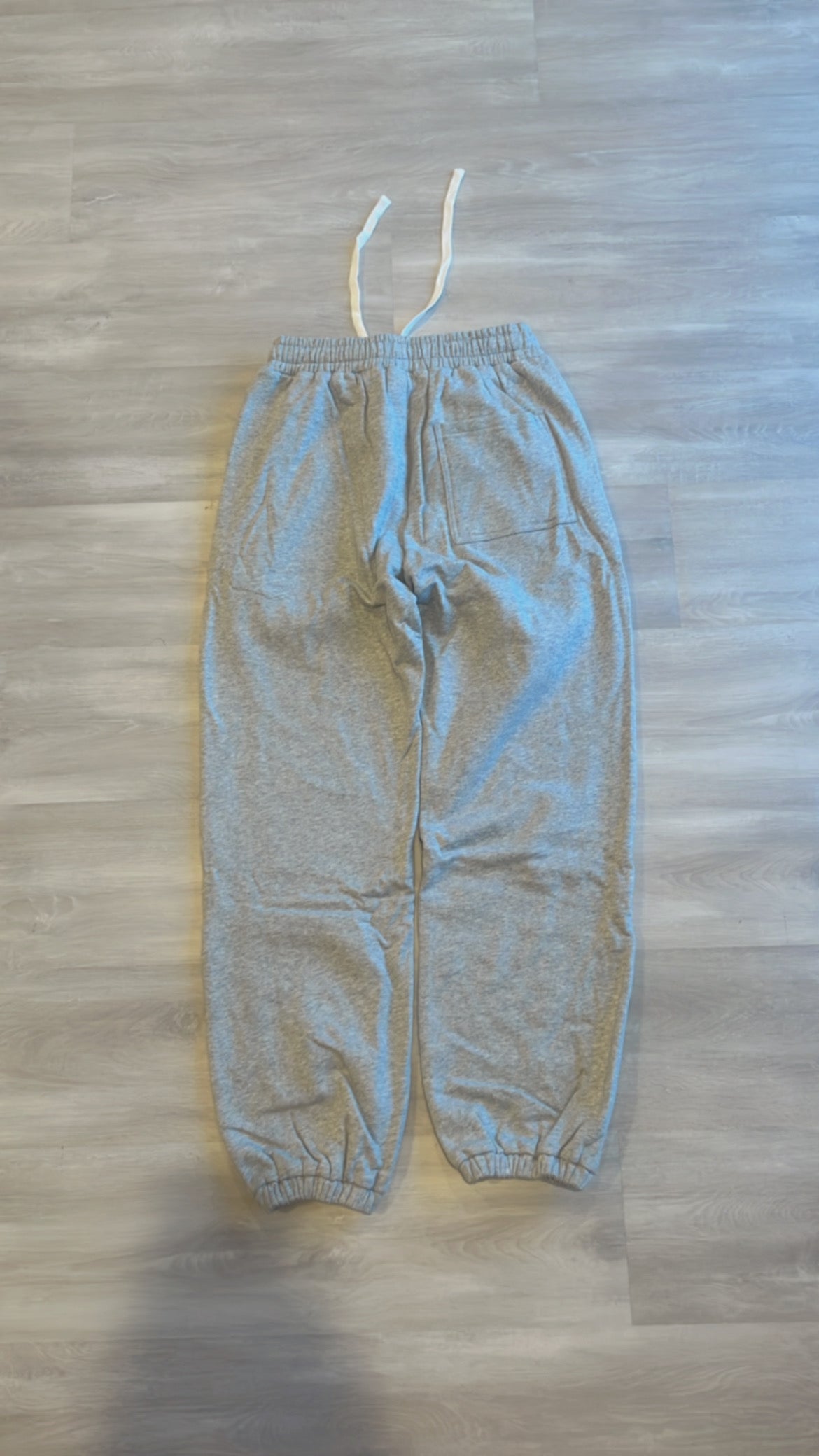 SE gray sweatpants